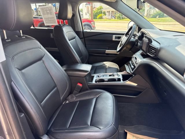 Certified 2023 Ford Explorer XLT w/ Equipment Group 202A AWD/4WD image 33