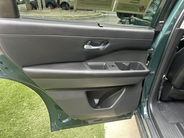 Used 2022 Nissan Pathfinder SL FWD image 16