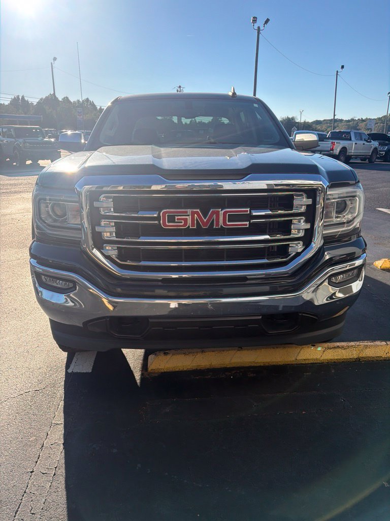 Used 2018 GMC Sierra 1500 SLT w/ SLT Premium Package AWD/4WD image 2