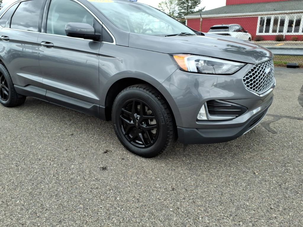 Certified 2023 Ford Edge SEL w/ Convenience Package AWD/4WD image 5