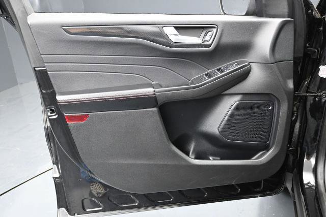 Certified 2025 Ford Escape ST-Line AWD/4WD image 13