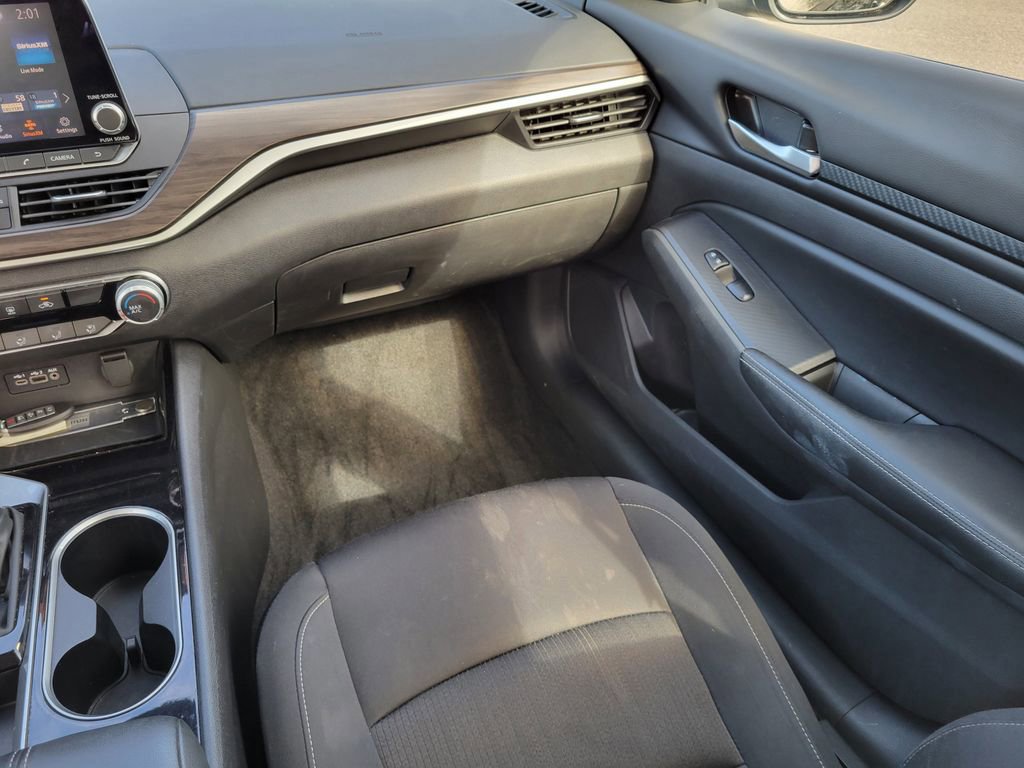 Used 2024 Nissan Altima 2.5 SV image 15