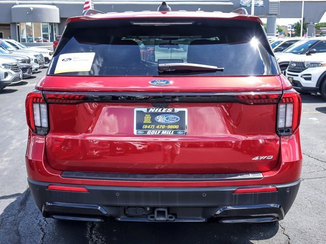 Certified 2025 Ford Explorer ST-Line AWD/4WD image 8
