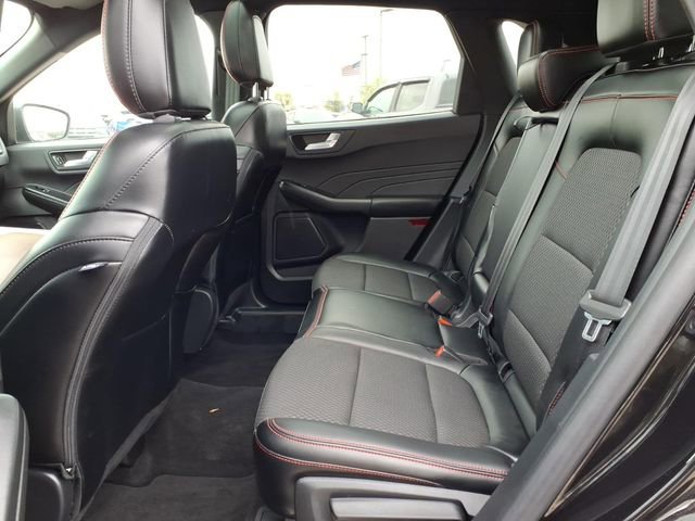 Certified 2024 Ford Escape ST-Line w/ Tech Pack #1 AWD/4WD image 6
