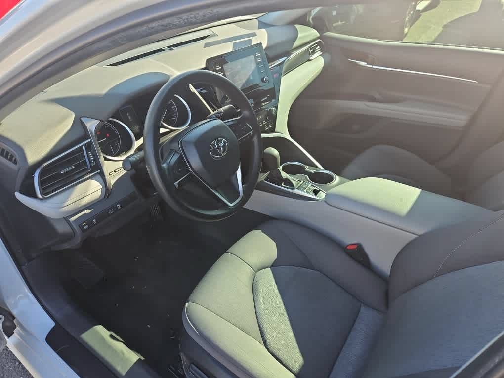Used 2022 Toyota Camry LE FWD image 14