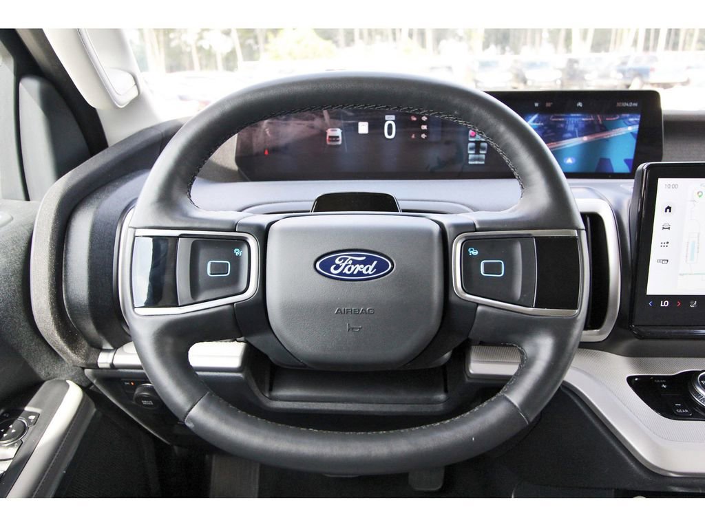 Certified 2025 Ford Expedition Active AWD/4WD image 14