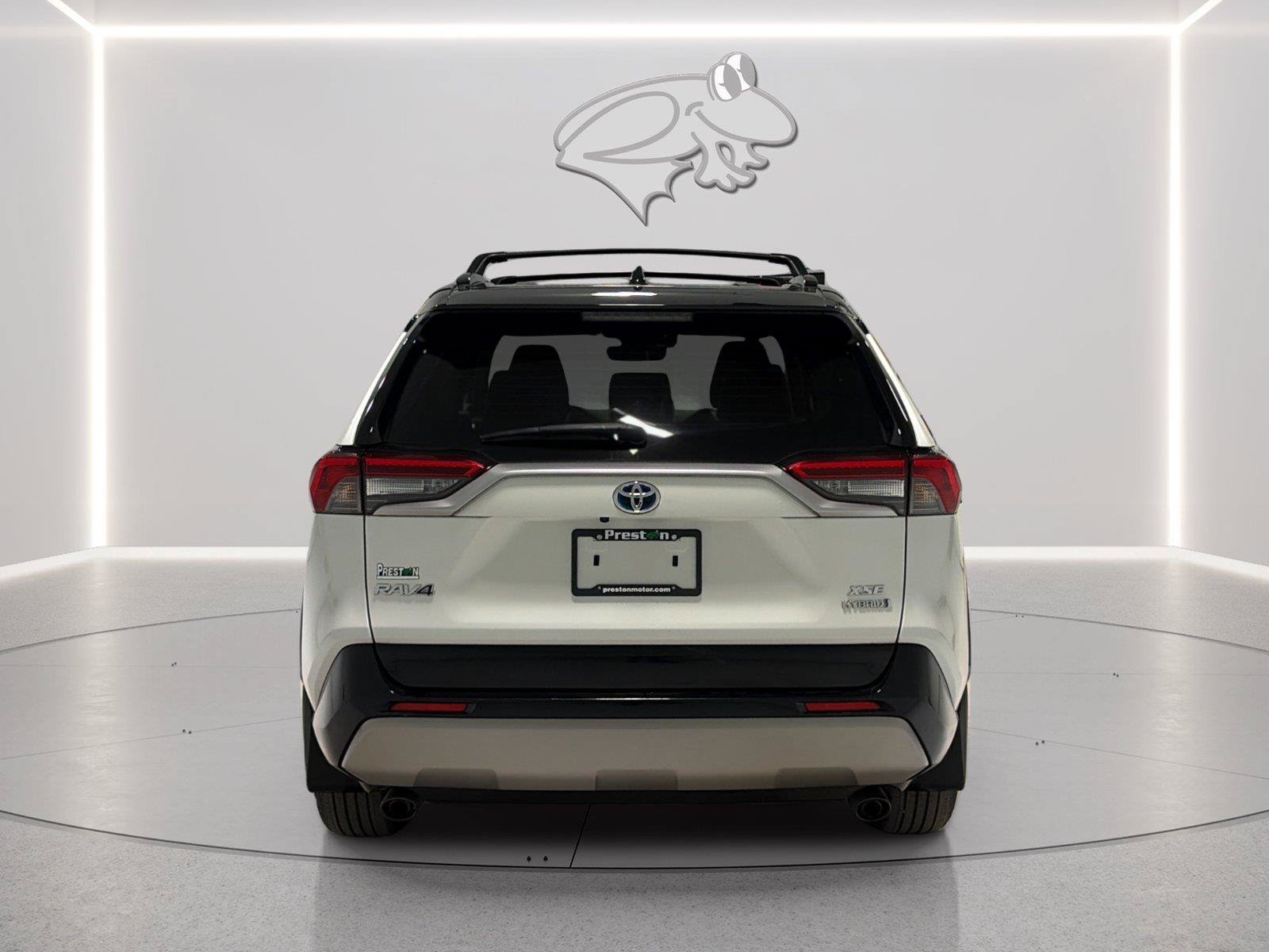 Used 2022 Toyota RAV4 XSE w/ XSE Grade Weather Package AWD/4WD image 4