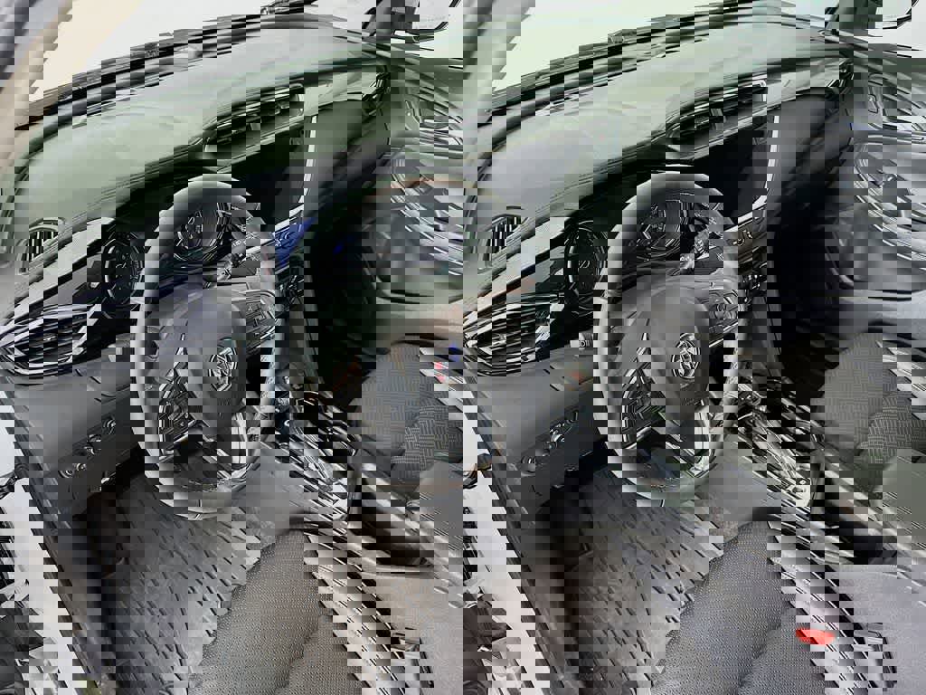 Used 2022 Buick Encore GX Essence w/ Experience Buick Package image 2