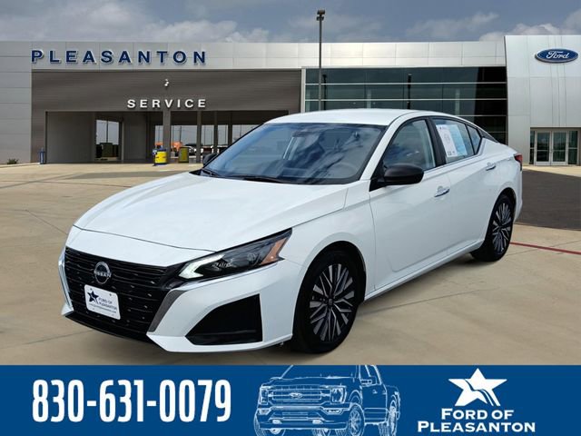 Used 2025 Nissan Altima 2.5 SV FWD image 1