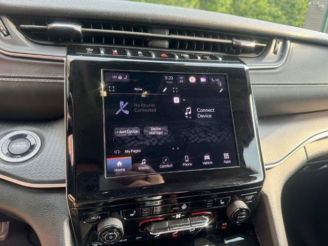 Used 2023 Jeep Grand Cherokee Laredo w/ Luxury Tech Group I AWD/4WD image 4