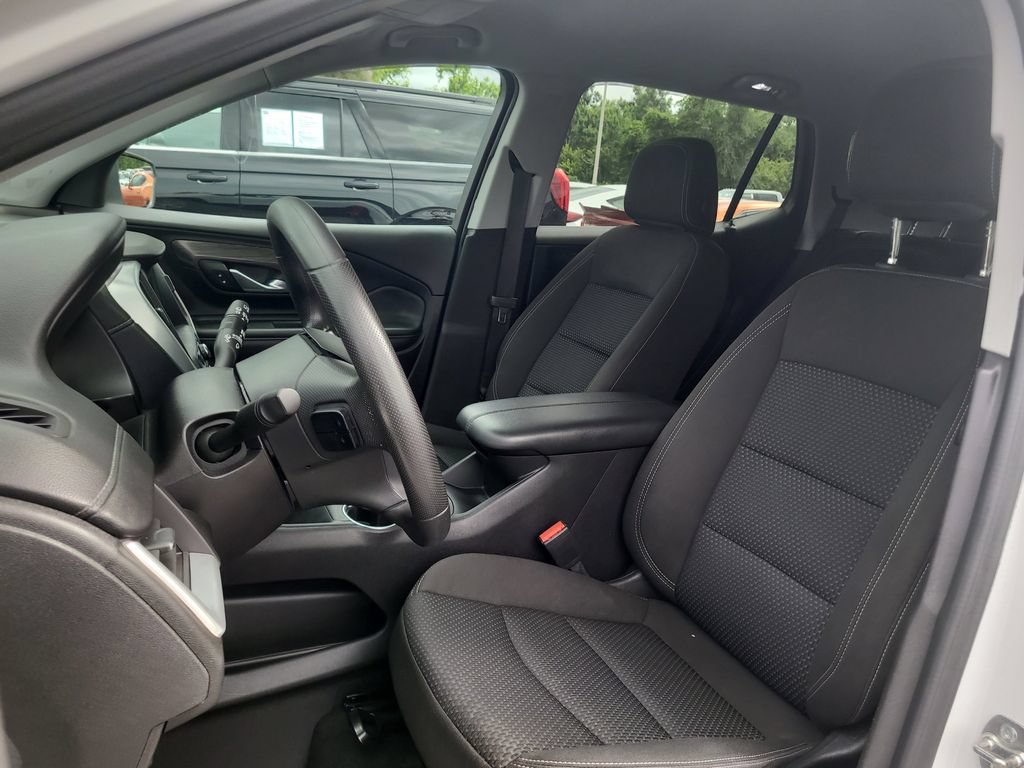 Used 2024 GMC Terrain SLE AWD/4WD image 17