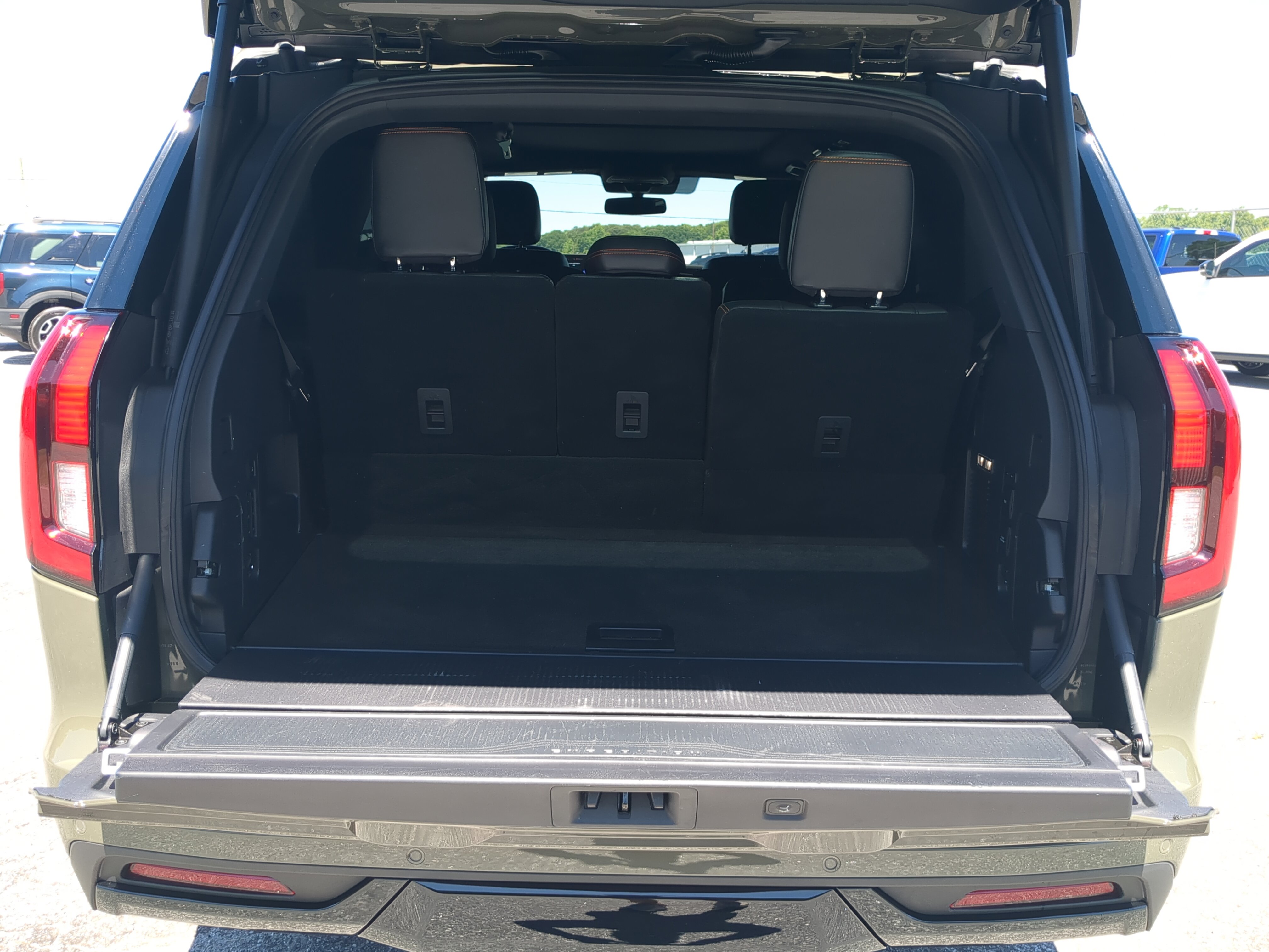 Certified 2025 Ford Expedition Tremor AWD/4WD image 11