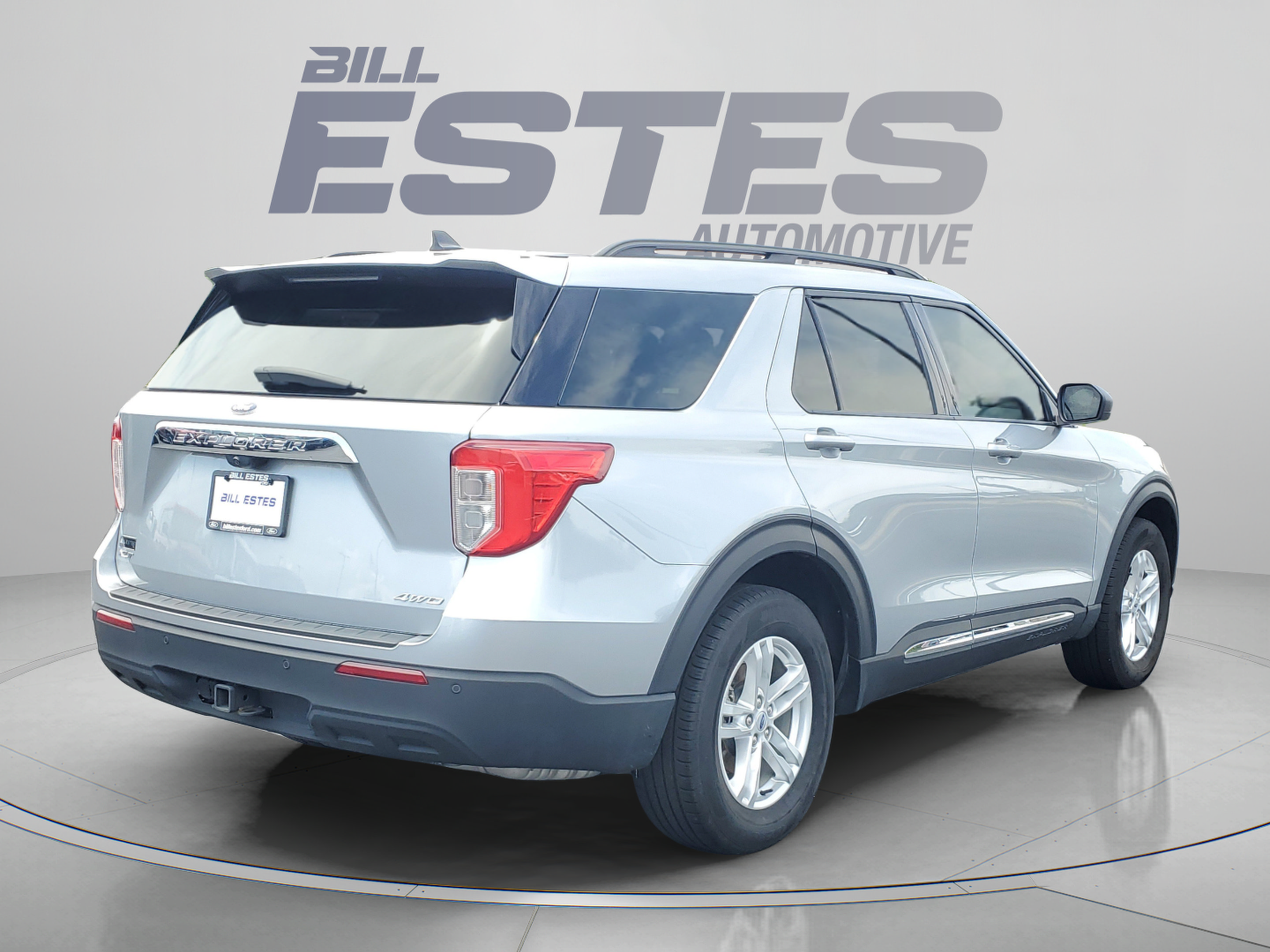 Certified 2023 Ford Explorer XLT w/ Class IV Trailer Tow Package AWD/4WD image 4