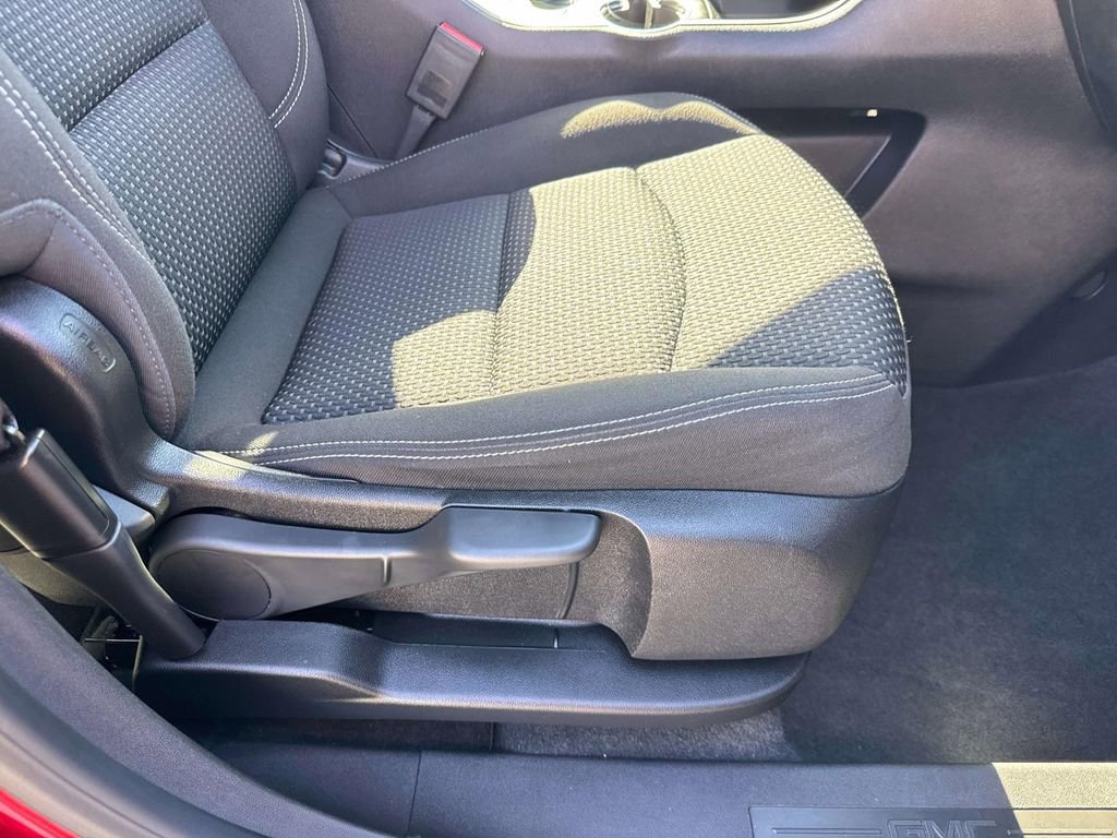Used 2024 GMC Terrain SLE FWD image 14