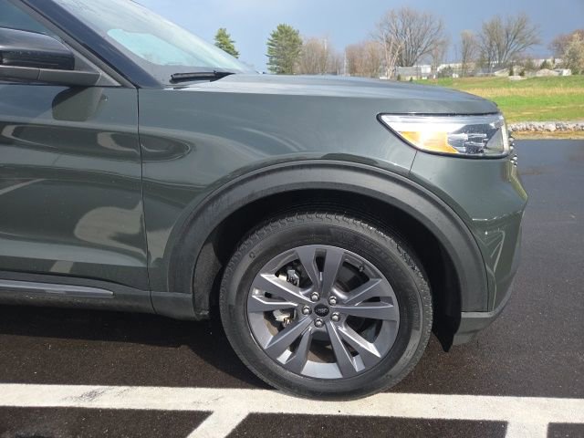 Certified 2023 Ford Explorer XLT w/ Equipment Group 202A image 4