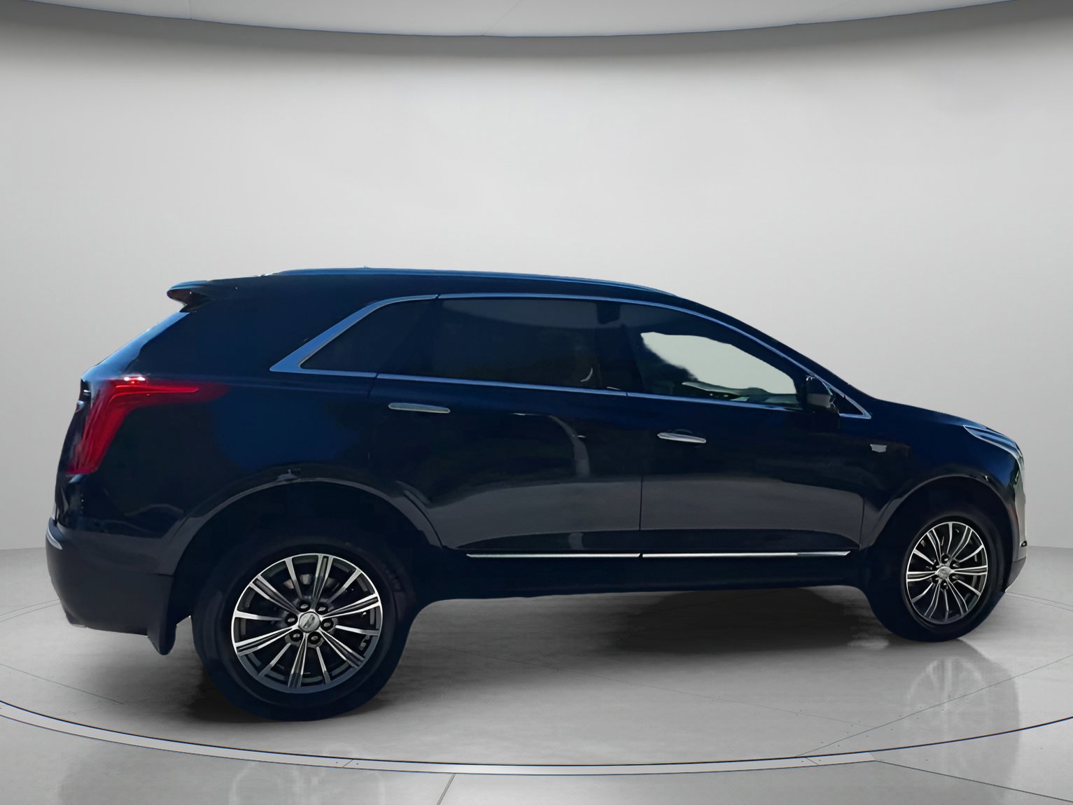 Used 2017 Cadillac XT5 Luxury w/ Driver Awareness Package image 23