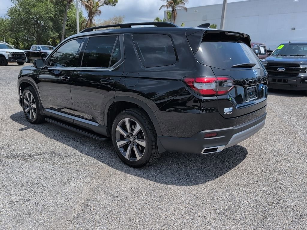 Used 2024 Honda Pilot Touring image 5