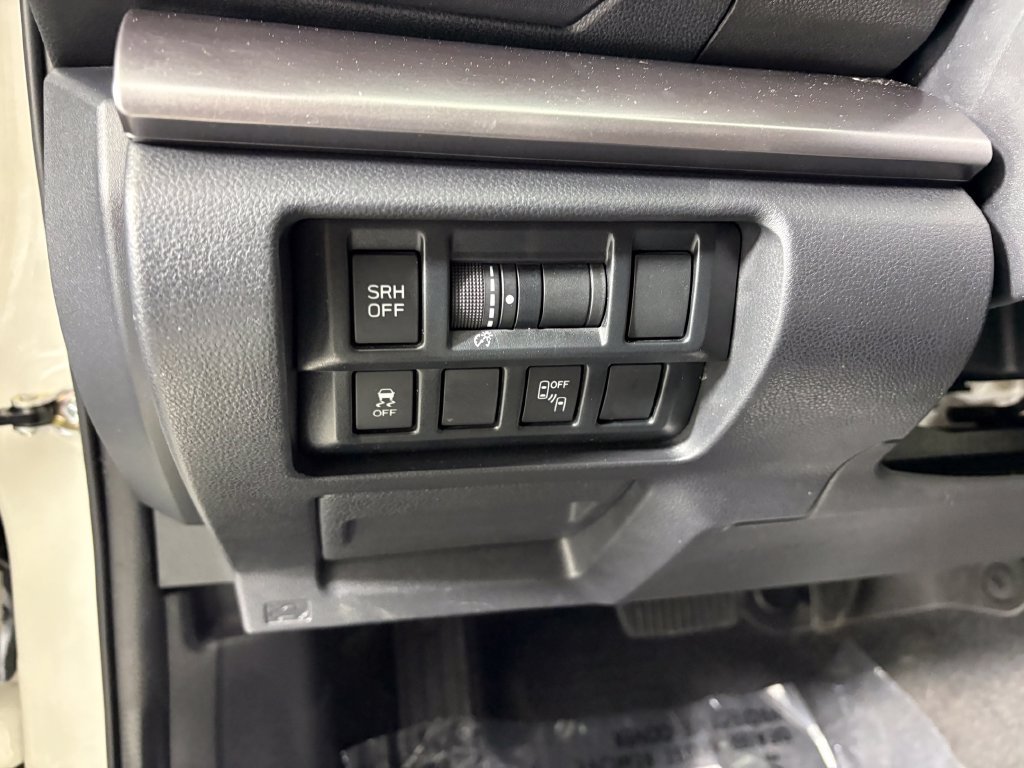 Used 2019 Subaru Crosstrek 2.0i Limited w/ Moonroof Package w/Navigation AWD/4WD image 13