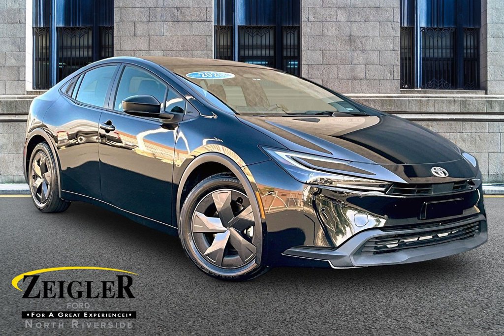 Used 2025 Toyota Prius LE FWD image 1