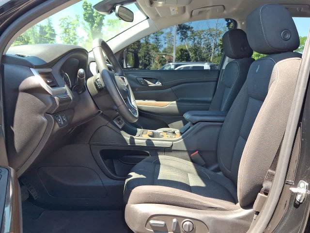 Used 2023 GMC Acadia SLE w/ Driver Convenience Package FWD image 17