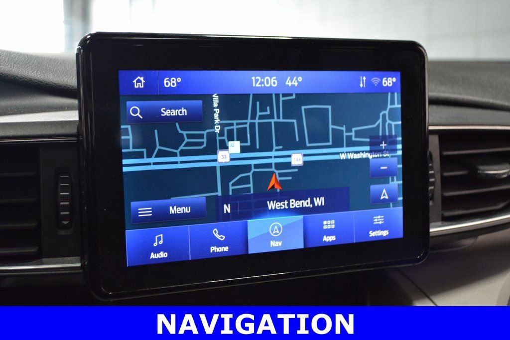 Certified 2022 Ford Explorer XLT w/ Equipment Group 202A image 26