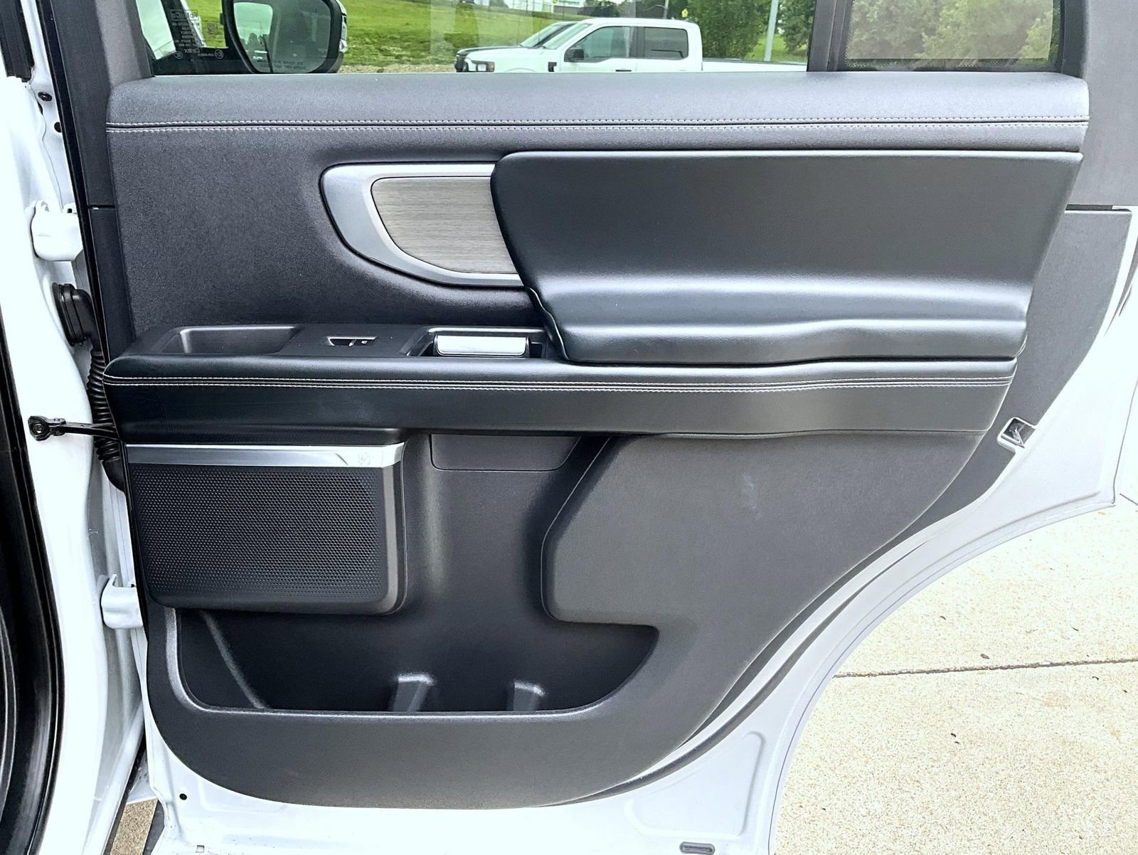 Certified 2025 Ford Expedition Platinum AWD/4WD image 18