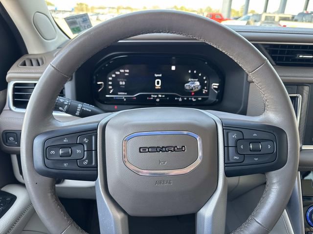 Used 2022 GMC Yukon XL Denali image 28