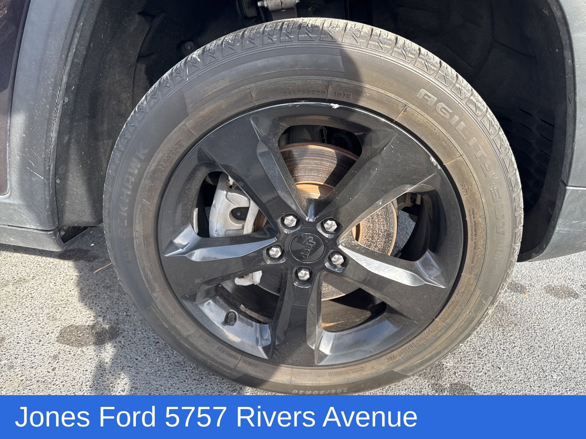 Used 2022 Jeep Grand Cherokee L Limited w/ Black Appearance Package image 3