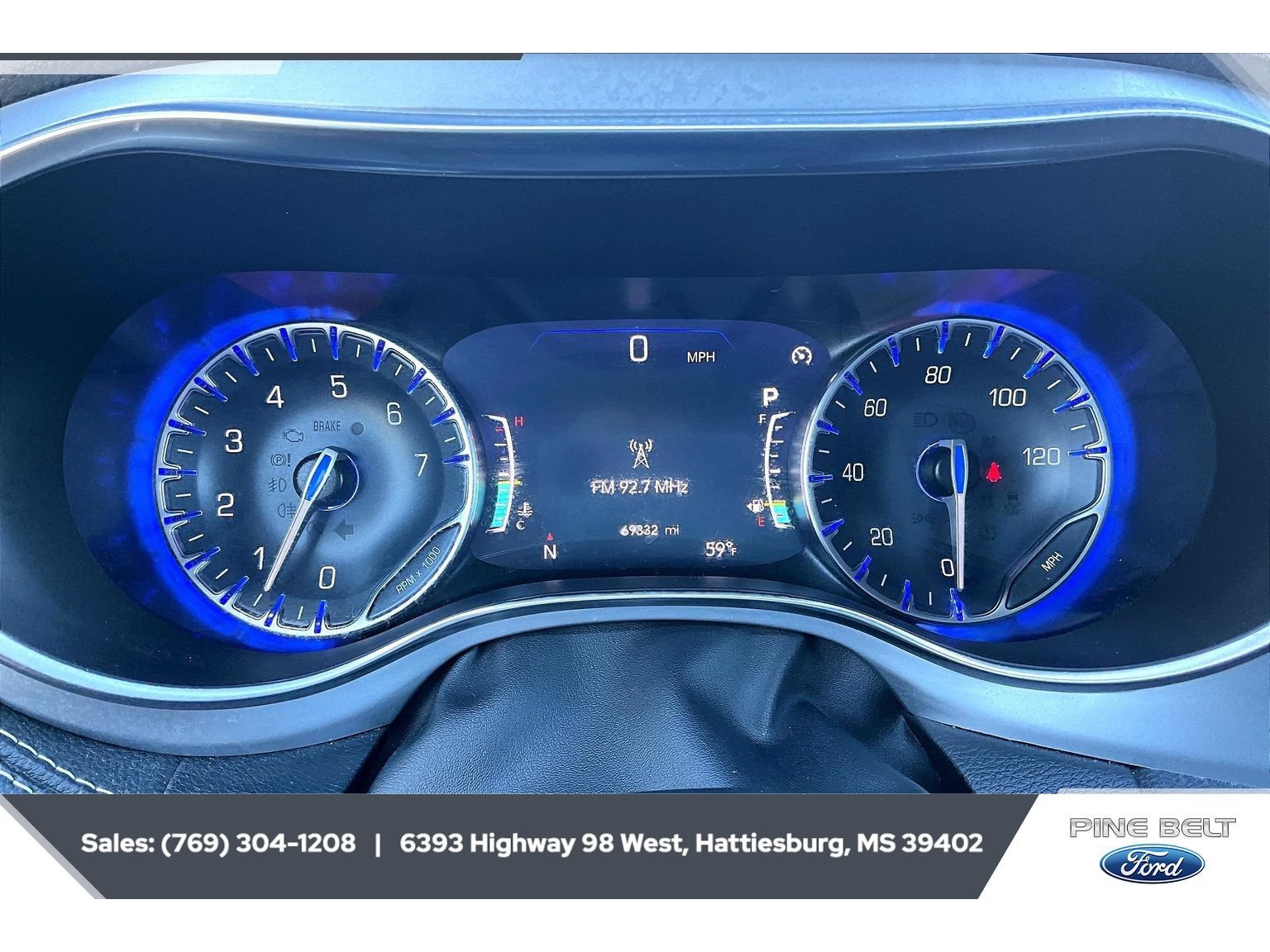 Used 2025 Chrysler Pacifica Limited FWD image 14