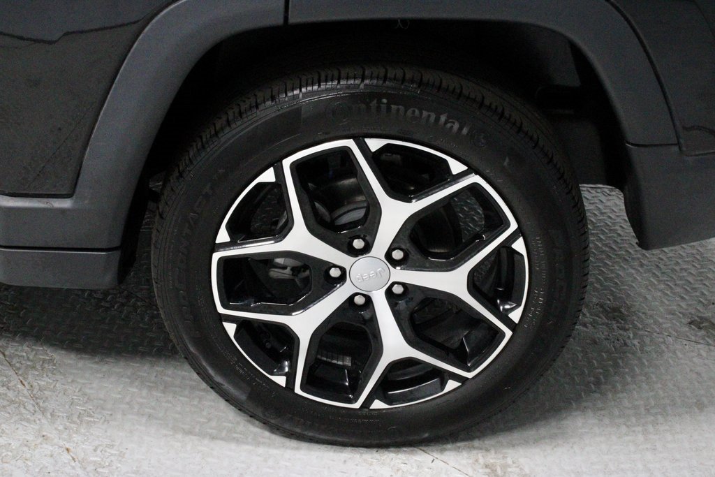 Used 2024 Jeep Compass Limited image 18