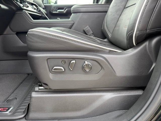 Used 2026 GMC Sierra 2500 AT4X AWD/4WD image 9