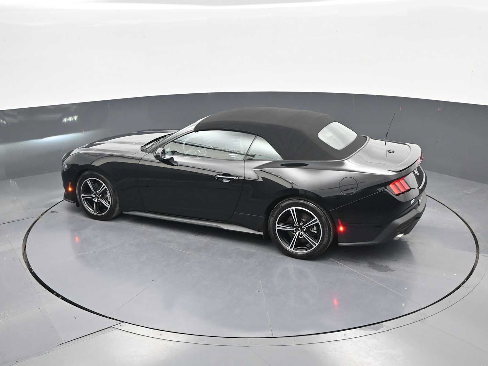 Certified 2025 Ford Mustang Premium RWD image 29