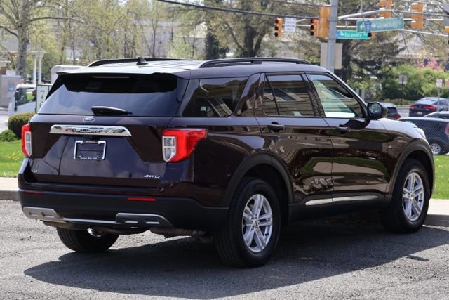 Certified 2022 Ford Explorer XLT w/ Equipment Group 202A image 4