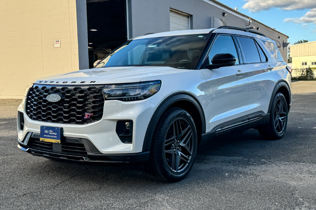 Certified 2025 Ford Explorer ST AWD/4WD image 7