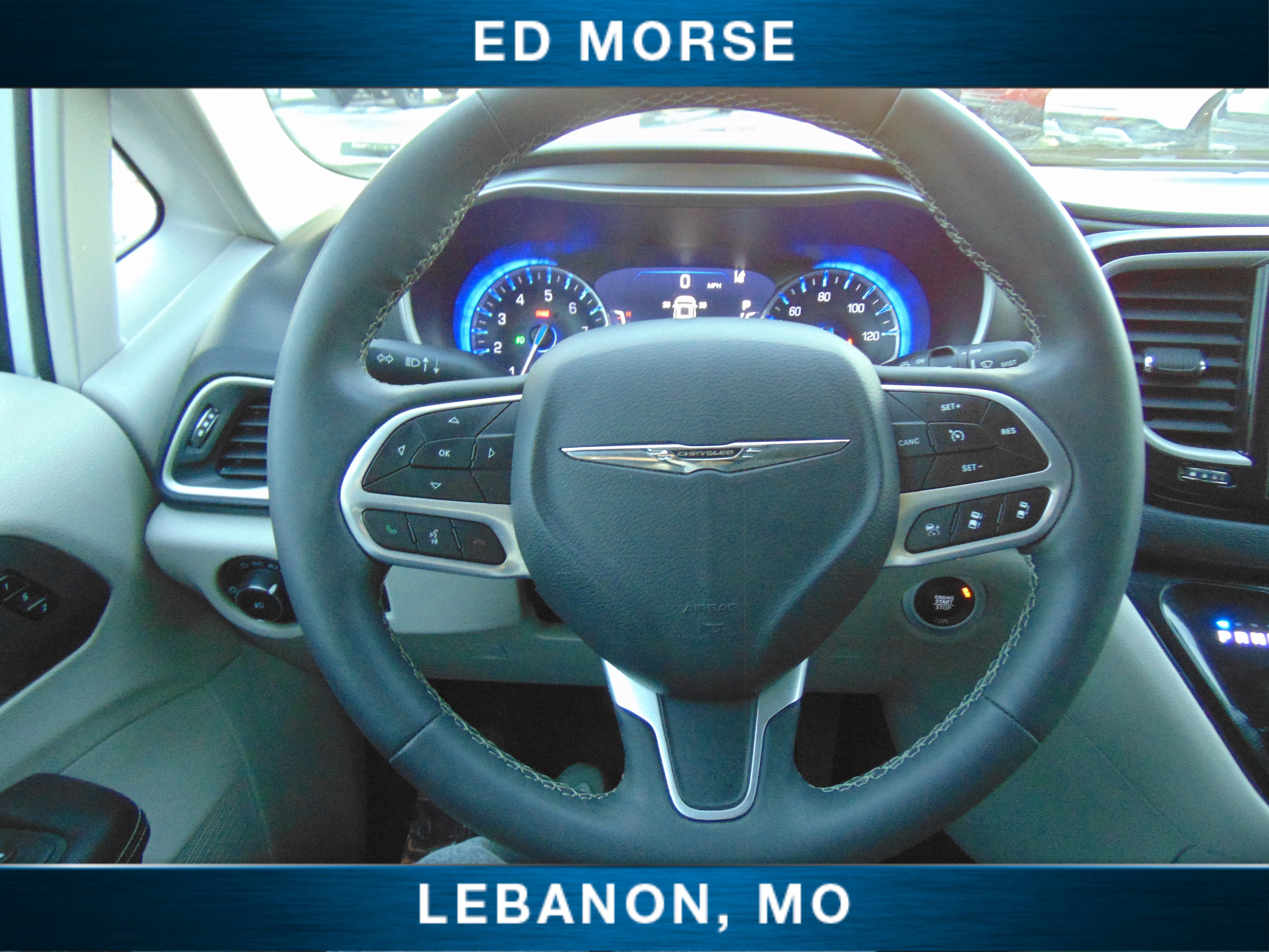 Used 2023 Chrysler Pacifica Touring-L image 22