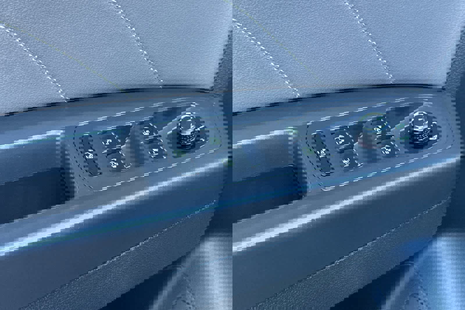 Used 2022 Volkswagen Atlas Cross Sport SEL R-Line image 13