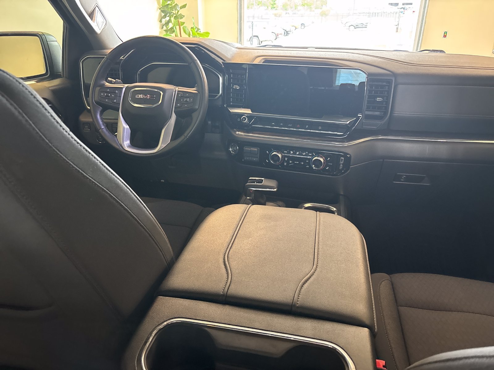 Used 2023 GMC Sierra 1500 Elevation AWD/4WD image 8