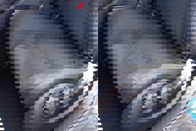 Used 2025 Nissan Z Performance w/ Floor Mat Package image 16