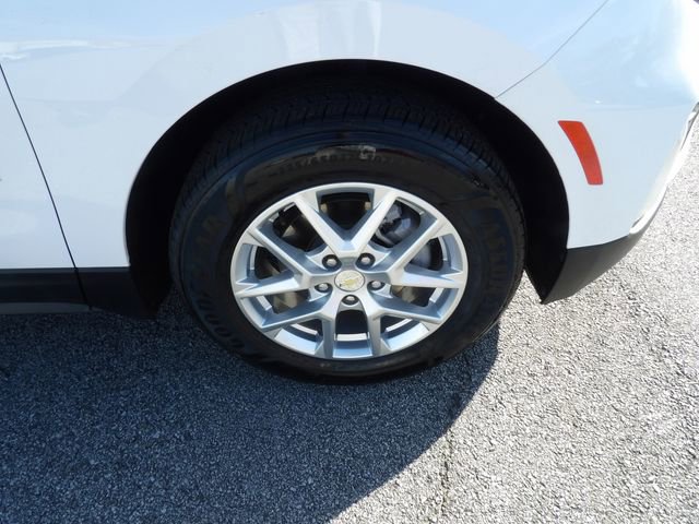 Used 2022 Chevrolet Equinox LT w/ Driver Convenience Package image 9