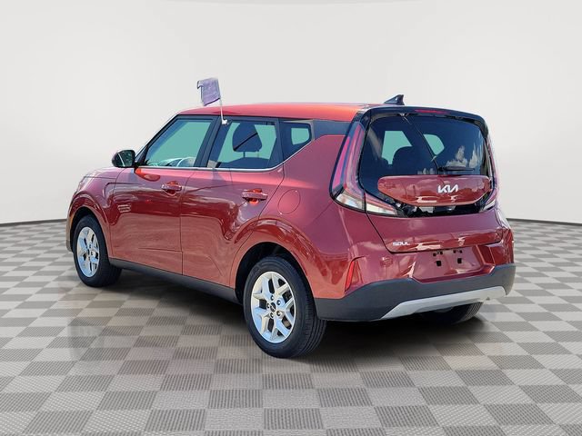 Used 2024 Kia Soul LX w/ Option Group 015 FWD image 4