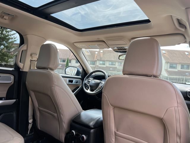 Certified 2023 Ford Explorer Limited w/ Equipment Group 301A AWD/4WD image 33