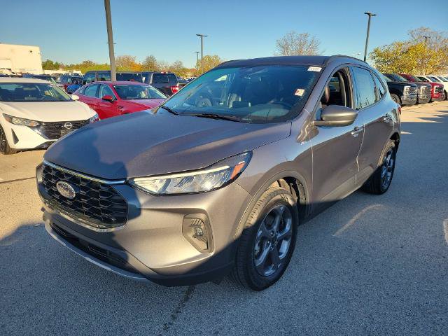 Certified 2025 Ford Escape ST-Line Select AWD/4WD image 2