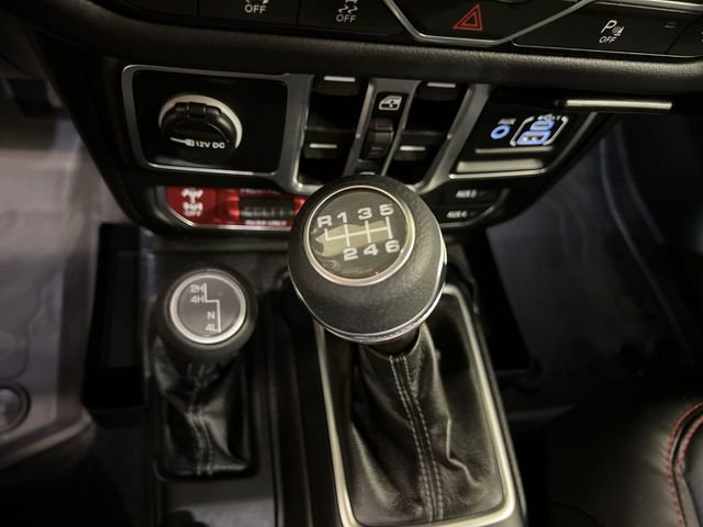 Used 2025 Jeep Wrangler Unlimited Rubicon AWD/4WD image 12