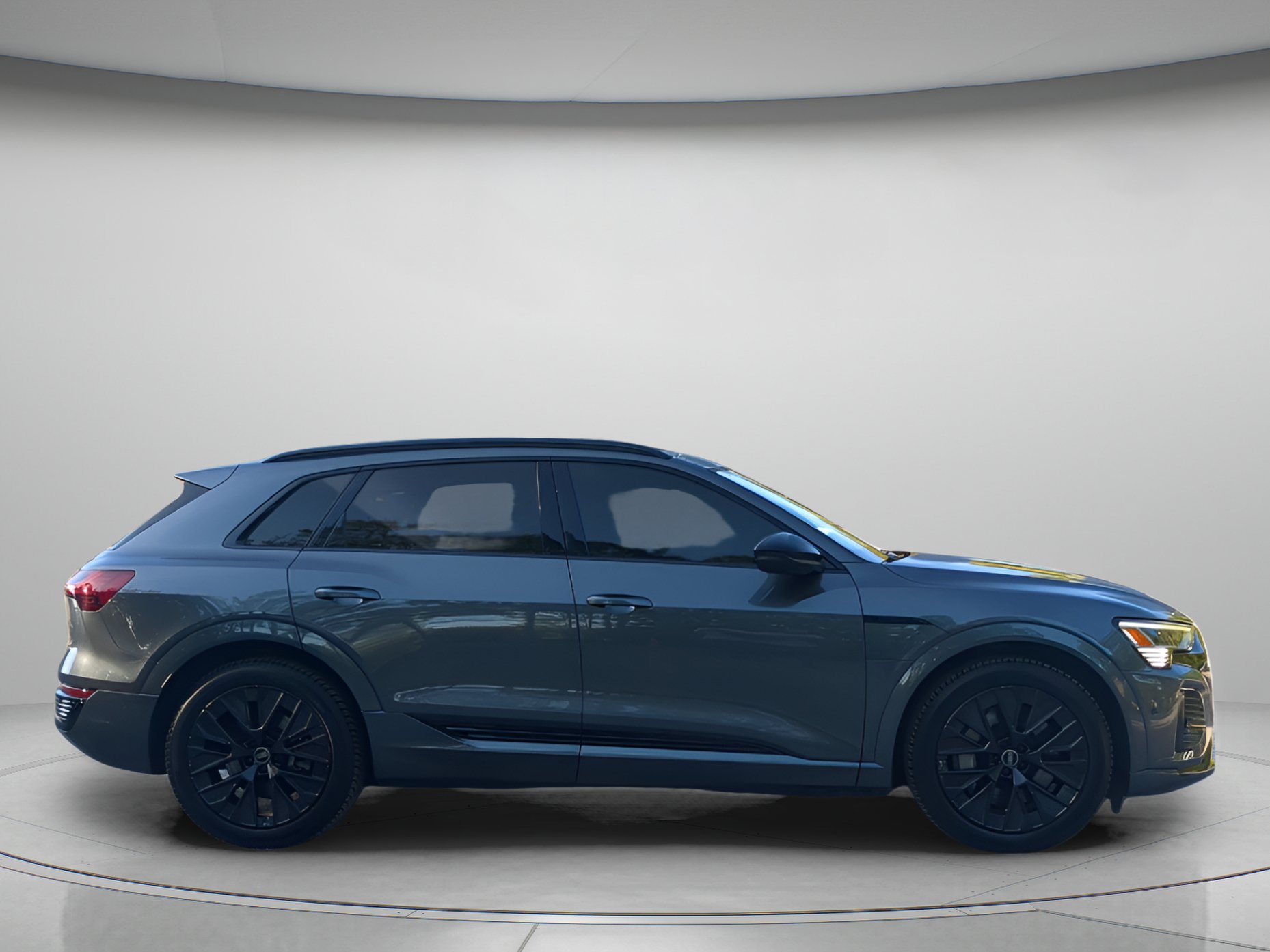 Used 2024 Audi Q8 e-tron Prestige AWD/4WD image 39