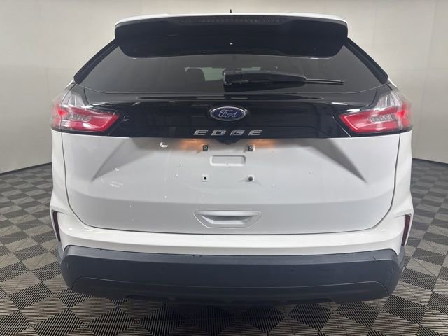 Certified 2021 Ford Edge SE image 4