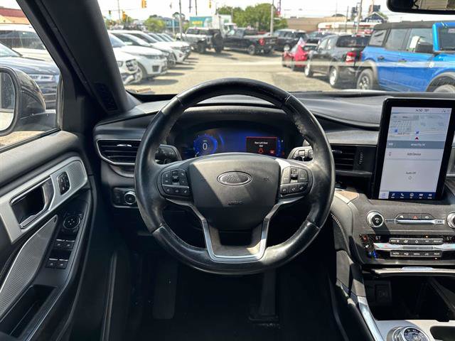 Certified 2020 Ford Explorer Platinum w/ Premium Technology Package AWD/4WD image 7