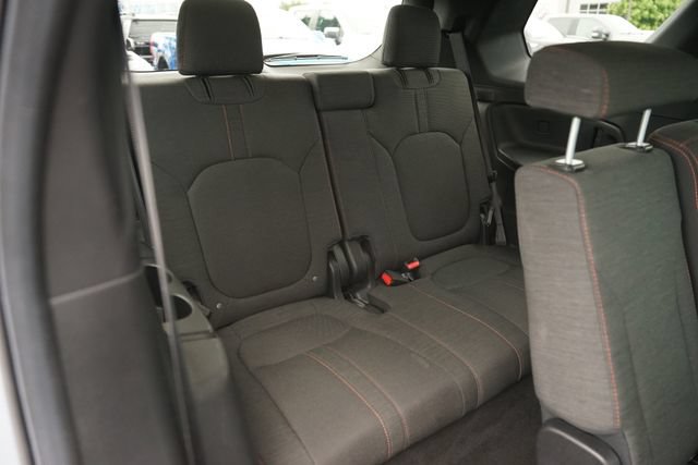 Used 2025 Honda Pilot Sport image 15