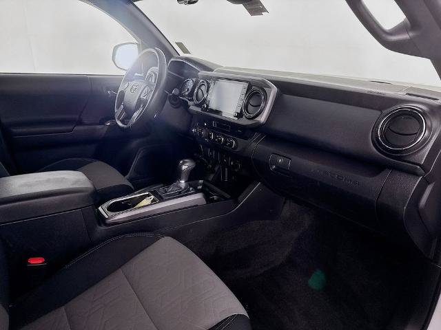 Used 2022 Toyota Tacoma TRD Off-Road AWD/4WD image 26
