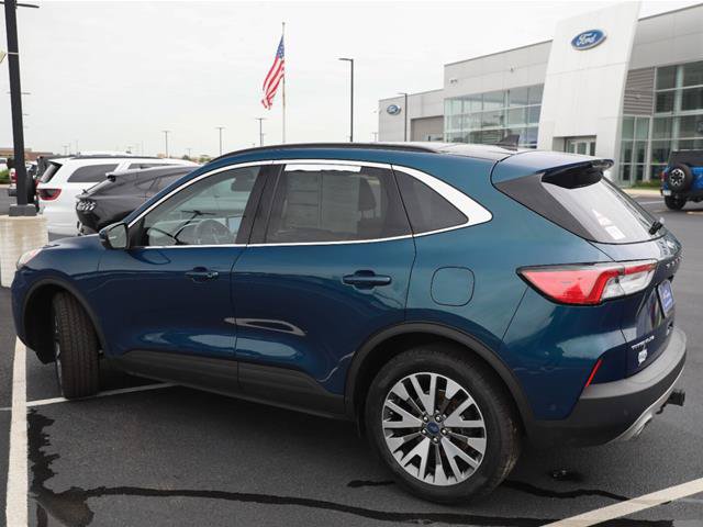 Certified 2020 Ford Escape Titanium w/ Titanium Premium Package 2.0 AWD/4WD image 17