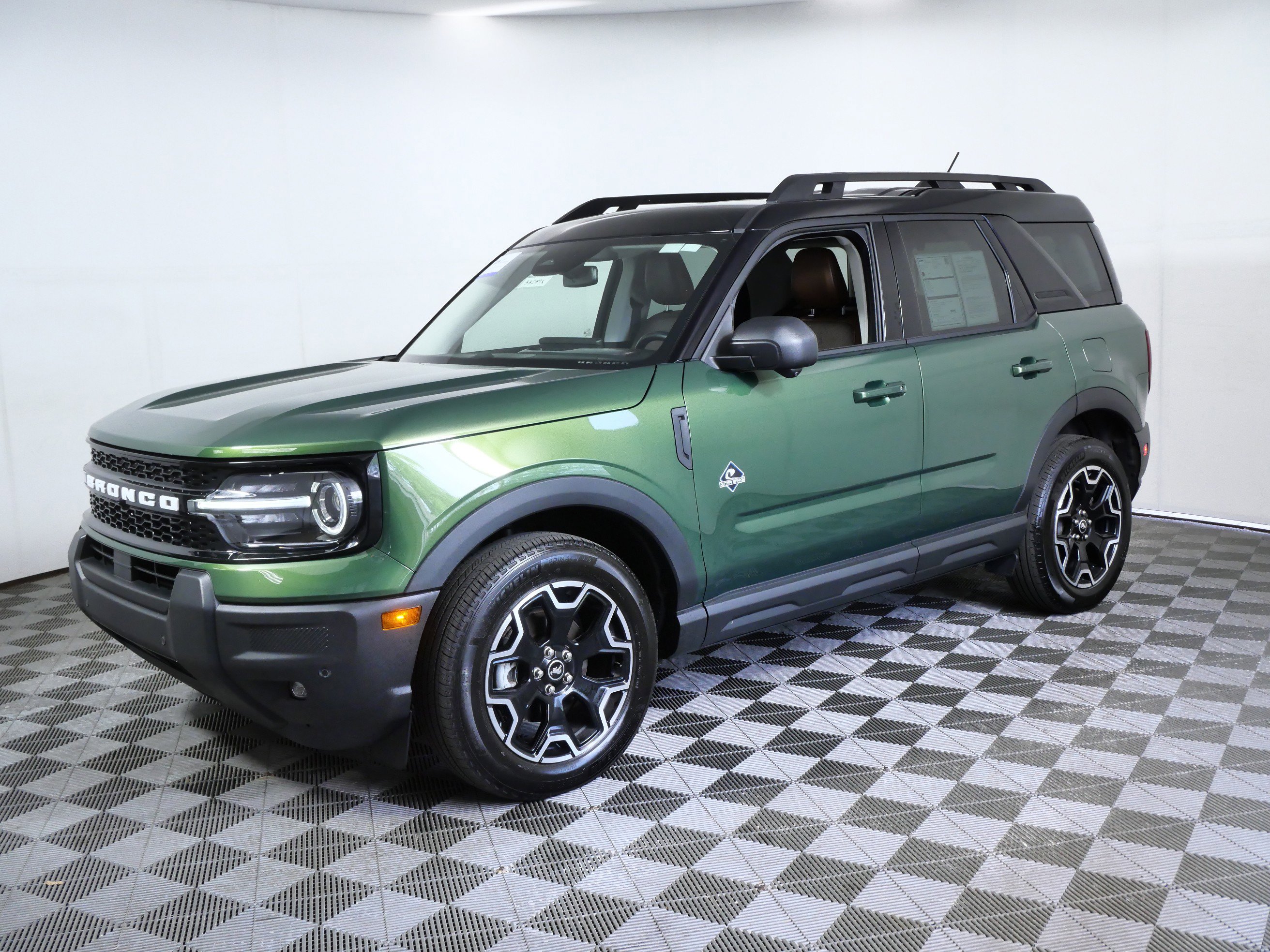 Certified 2025 Ford Bronco Sport Outer Banks w/ Outer Banks Tech Package+ AWD/4WD image 5